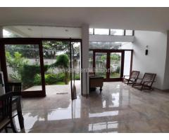 4 Bedroom Contemporary Style House, 800m to Thorana Junction/Highway entrance