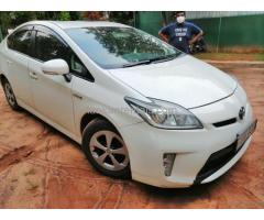 Available Prius car for long term rent.