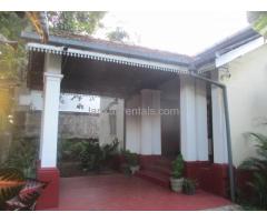 Colonial Style Spacious family home for rent ot lease in Demetagoda