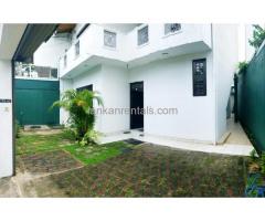 4 B/R House For rent in Mount Lavinia