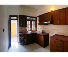 4 B/R House For rent in Mount Lavinia