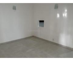 3 bed room fully tiled house for rent