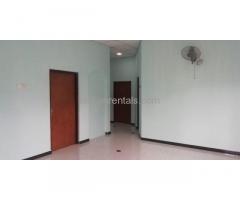 Upstairs house for Rent in Panadura