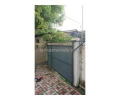 2 Bed room house in Lakshapathiya, Moratuwa for rent (40,000/= per month)