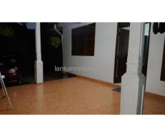 2 Bed room house in Lakshapathiya, Moratuwa for rent (40,000/= per month)
