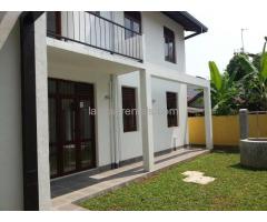 Modern 2 storey House facing Wewelduwa Road , Kelaniya is for Rent