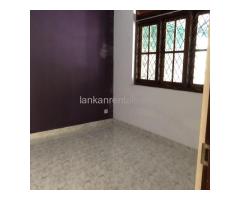 Fully tiled upstair house for rent in Gannoruwa
