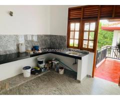 Upstairs house for rent - Piliyandala