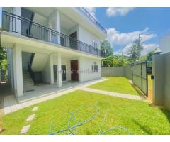 New House for rent in Athurugiriya