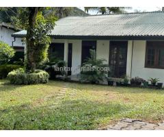 Luxury house with spacious garden for rent in Kalalgoda, Thalawathugoda