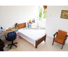 Rooms for female students/working girls