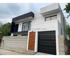 Fully furnished Luxury house for rent in Pannipitiya