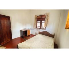 Upper floor House for rent @ bulugaha junction (300m to kandy road)