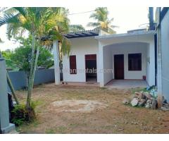 house with 2 bedrooms and one bathroom for rent in homagama