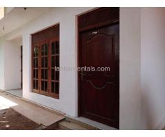 Spacious house to be rented near pelawatta