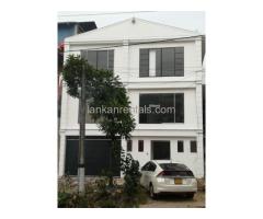 Building for rent in Wellampitiya Avisawella rd [Rs. 150,000 per month]