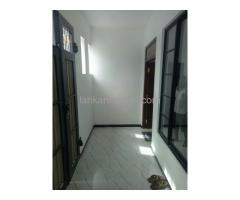 Building for rent in Wellampitiya Avisawella rd [Rs. 150,000 per month]