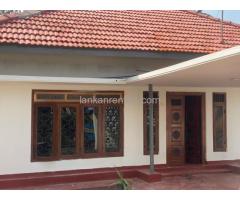 Only Rs 15,000 per day: 5 Bedroom with 2 bathroom house in Achchuvali Town