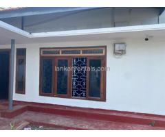Only Rs 15,000 per day: 5 Bedroom with 2 bathroom house in Achchuvali Town