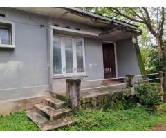 3 BED ROOM OLD HOUSE IN KIRULAPANE FOR A FAMILY OR WAREHOUSE