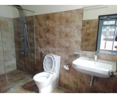 Unfurnished 3 bedroom apartment for rent, Colombo 6