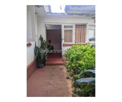 Large Rooms For Rent in Mount Lavinia