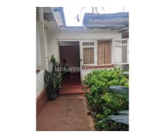 Large Rooms For Rent in Mount Lavinia