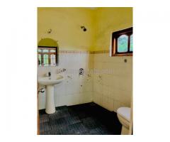 Building for Rent in Kandy Katugasthota Ranawana Road - Ideal for Business & Residential Use