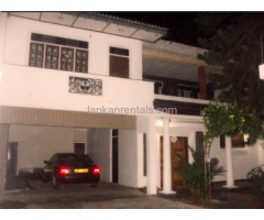 Upstair House for rent in Thalawathugoda